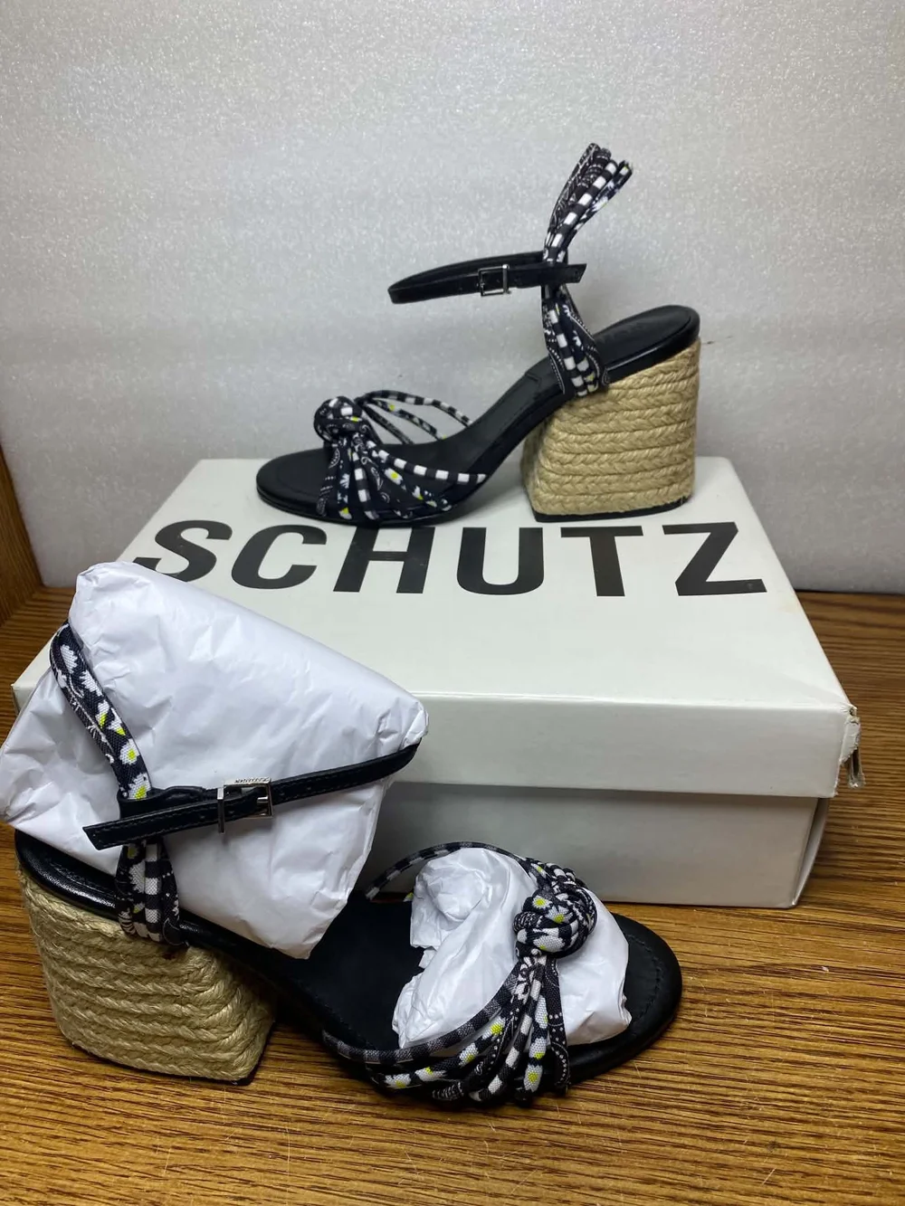 Schutz Womens Dahira Black Gingham Daisy Print Espadrille Block Heel Sandals 7